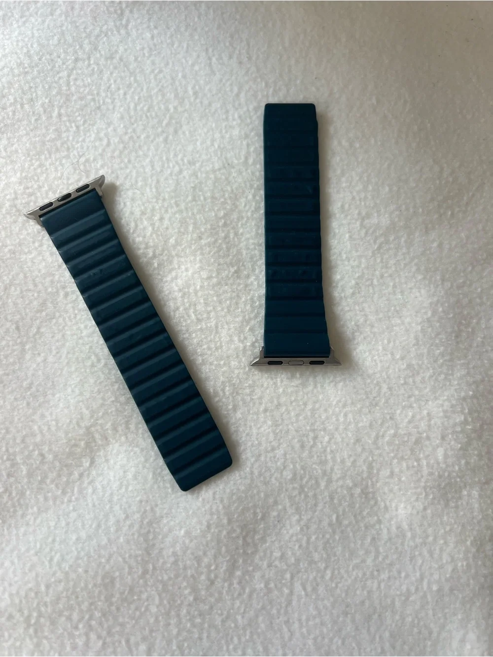 Deep Blue Ribbed Silicone Loop Band for Smartwatches